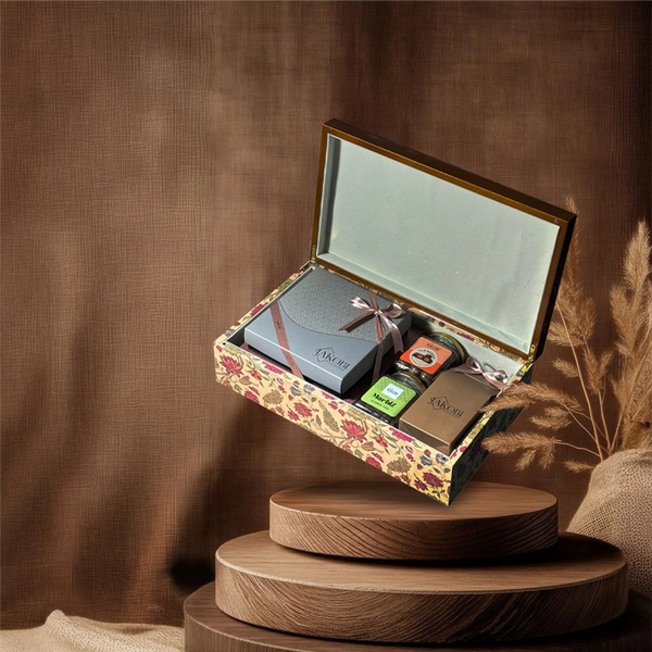 Floral wooden hamper