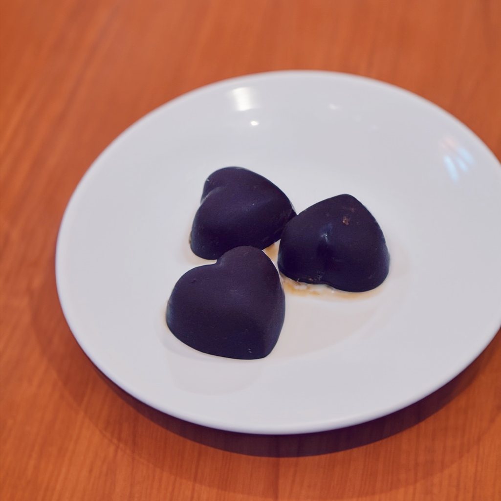 akobi Chocolatier - Hearts of Joy Dark